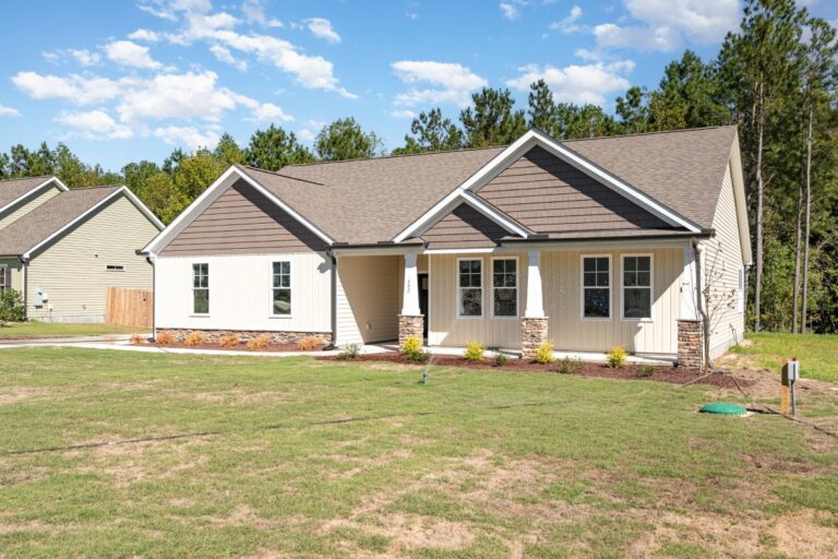 Exterior view of 602 Tuscany Circle in Princeton NC in the Gander Lake community built by Neuse River Homes
