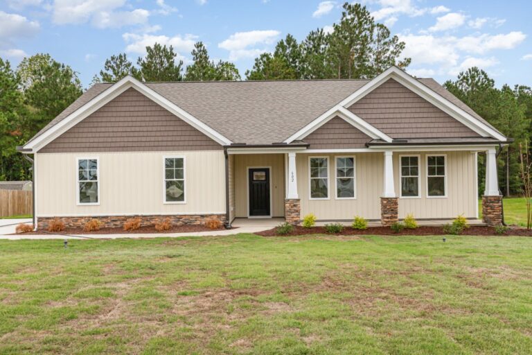 Exterior view of 602 Tuscany Circle in Princeton NC in the Gander Lake community built by Neuse River Homes