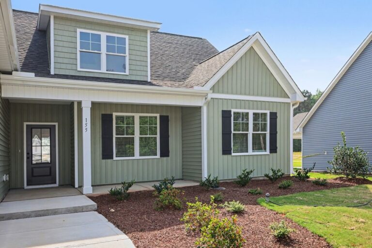 Move-In Ready Photos of 155 Juju Drive in Clayton NC in the Cedardale Neighborhood built by Neuse River Homes