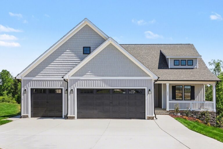 Photo of the Cooper Plan, 2346 square feet, 3 bedroom, 2 bathroom, 3 car garage, built by Neuse River Homes